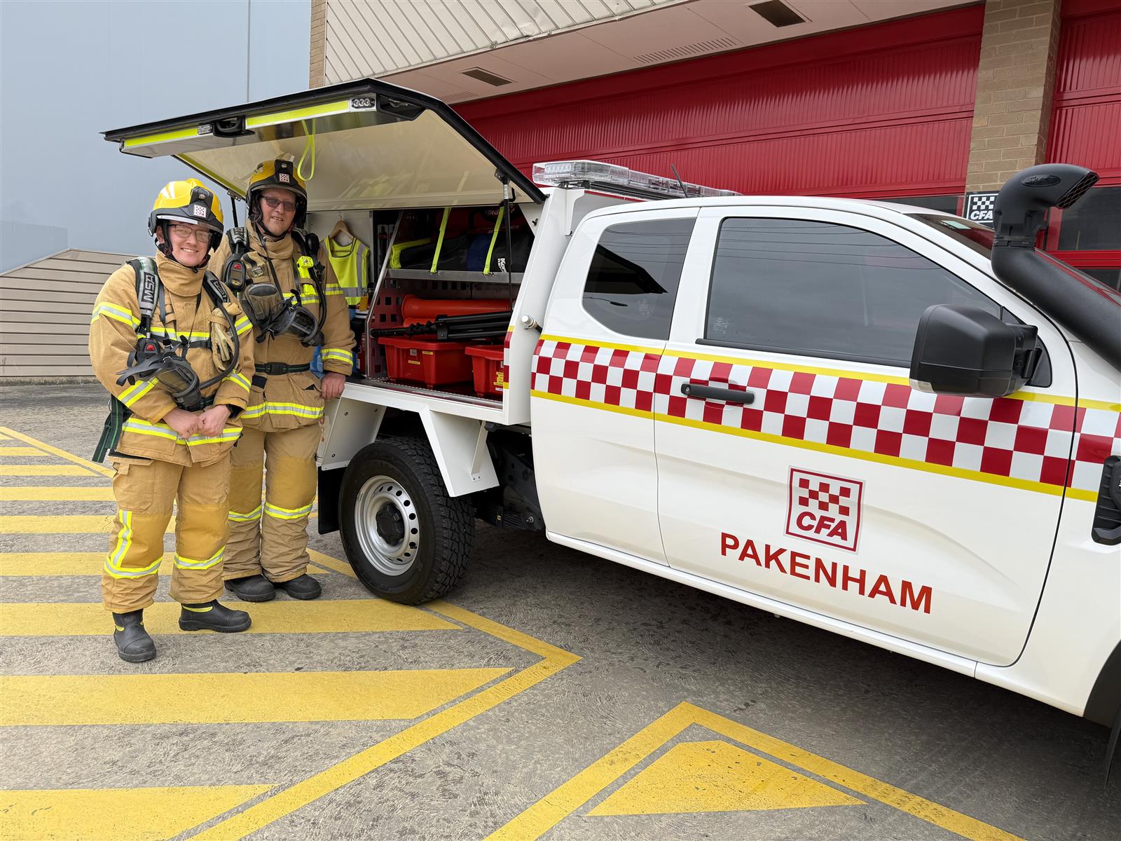 From L-R: Pakenham volunteer Jack McCartney, 1st Lt Adrian Bailey